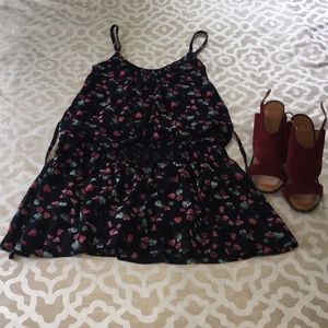 🌻American Eagle Cute Floral Dress